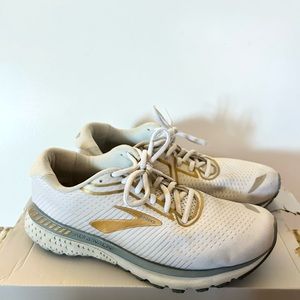 Brooks GTS XX 20 Women’s Running Shoe size 9.5